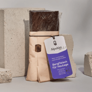 Bergfleisch für Heutage in Szene gesetzt vor Stein