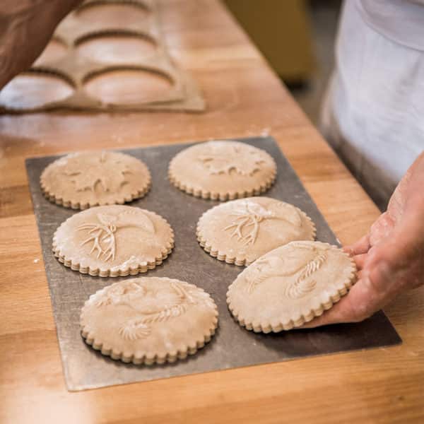 Biber ausgelegt auf Blech vor dem Backen