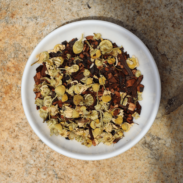 Offener loser Tee in Schüssel