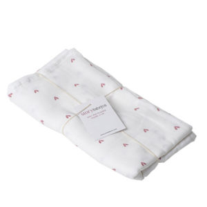 weisses Nuschi mit rosa Herzchen als Aufdruck