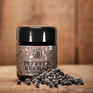 Pfefferbeeren fermentiert mit Meersalz in Verpackung und offen